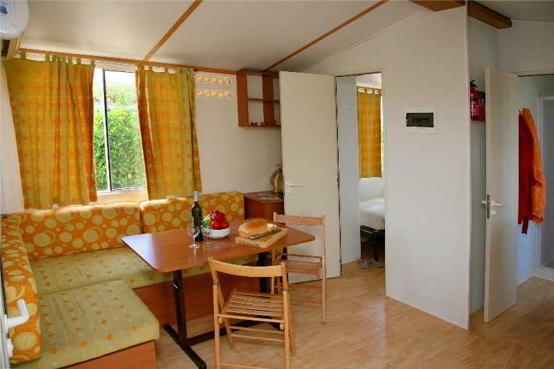Camp Dole Zivogosce Hotel Podgora Ngoại thất bức ảnh
